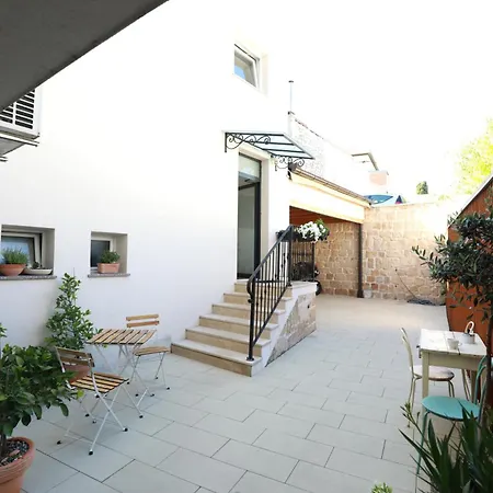 Marko&luka Pensión 4*